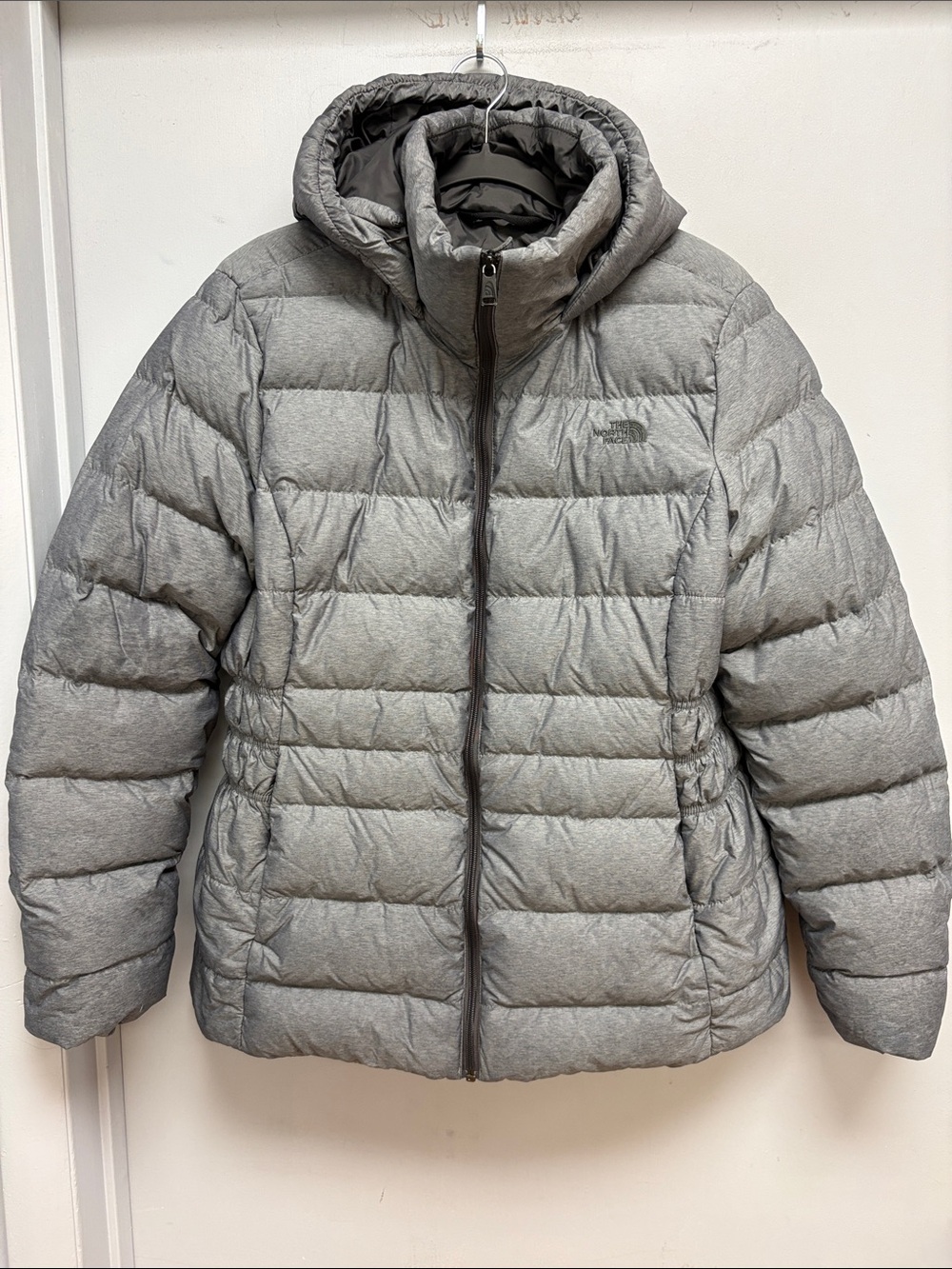 The North Face 550 Fill Down Hooded Puffer Jacket Gray Heather Women’s XL